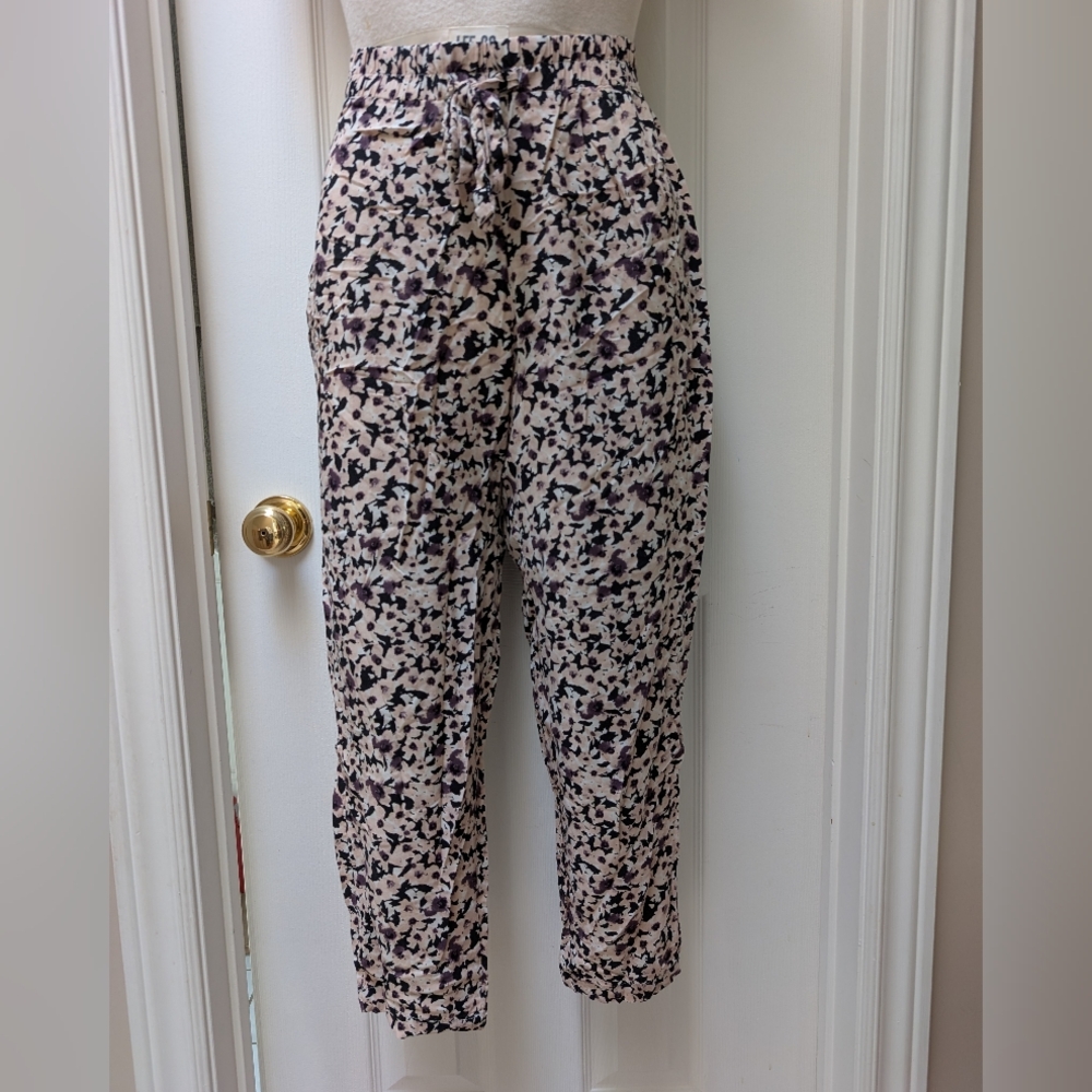 Primark Women's Black and Purple Patterned Joggers